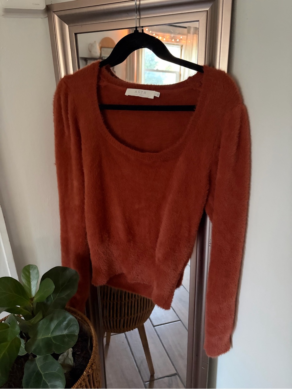 ASTR the Label Rust Orange Fuzzy Knit Sweater Small